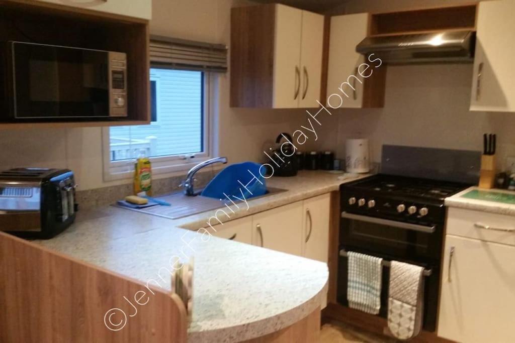 Jenner Family Holiday Homes At Tattershall Lakes Dogdyke Exterior photo