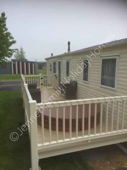 Jenner Family Holiday Homes At Tattershall Lakes Dogdyke Exterior photo