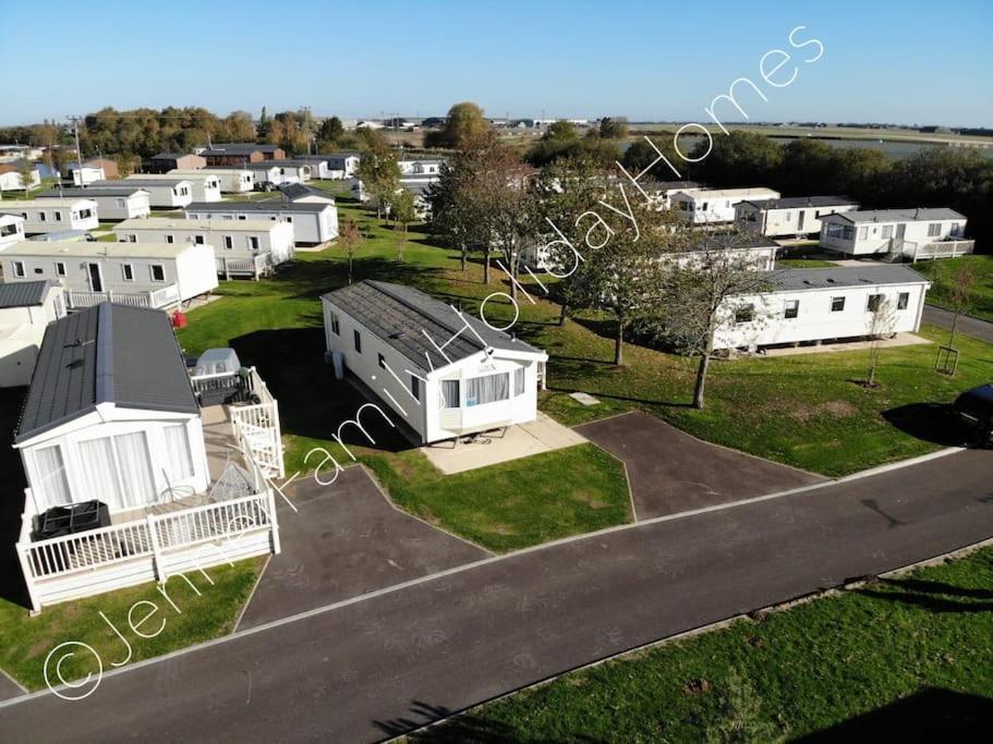 Jenner Family Holiday Homes At Tattershall Lakes Dogdyke Exterior photo